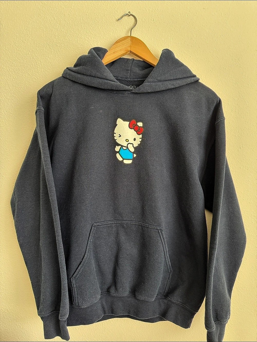 Hello Kitty x Aeropostale Sanrio Graphic Hoodie Size M